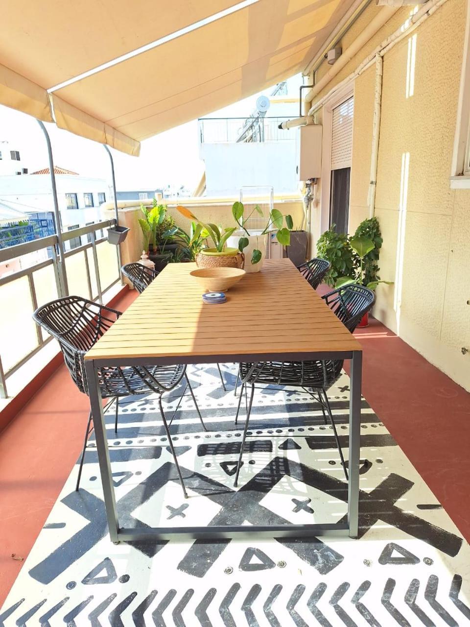Large 1 Bedroom Penthouse With Large Terrace Ateny Zewnętrze zdjęcie